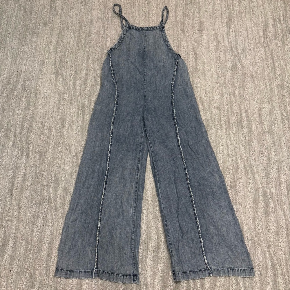 ee: some Women’s Frayed Wide Leg Light Wash Overalls Exposed Seam Size S